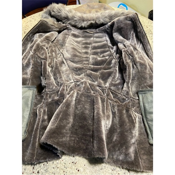 Ventcouvert ombré shearling jacket with hood - Picture 7 of 10